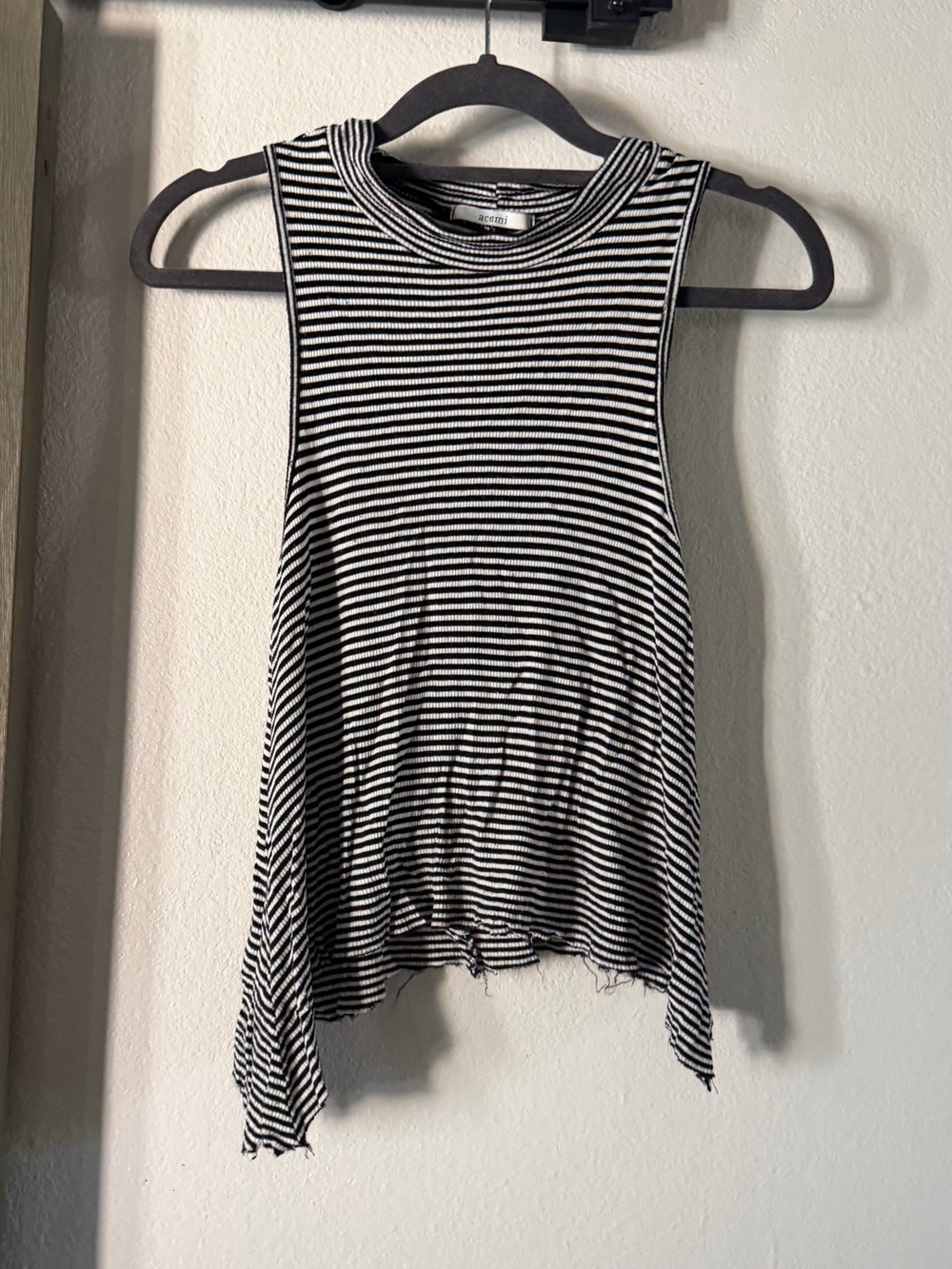 Striped Sleeveless Tank Top - Black & White